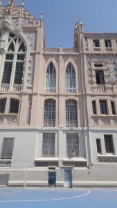 Malla de protección invisible en fachada