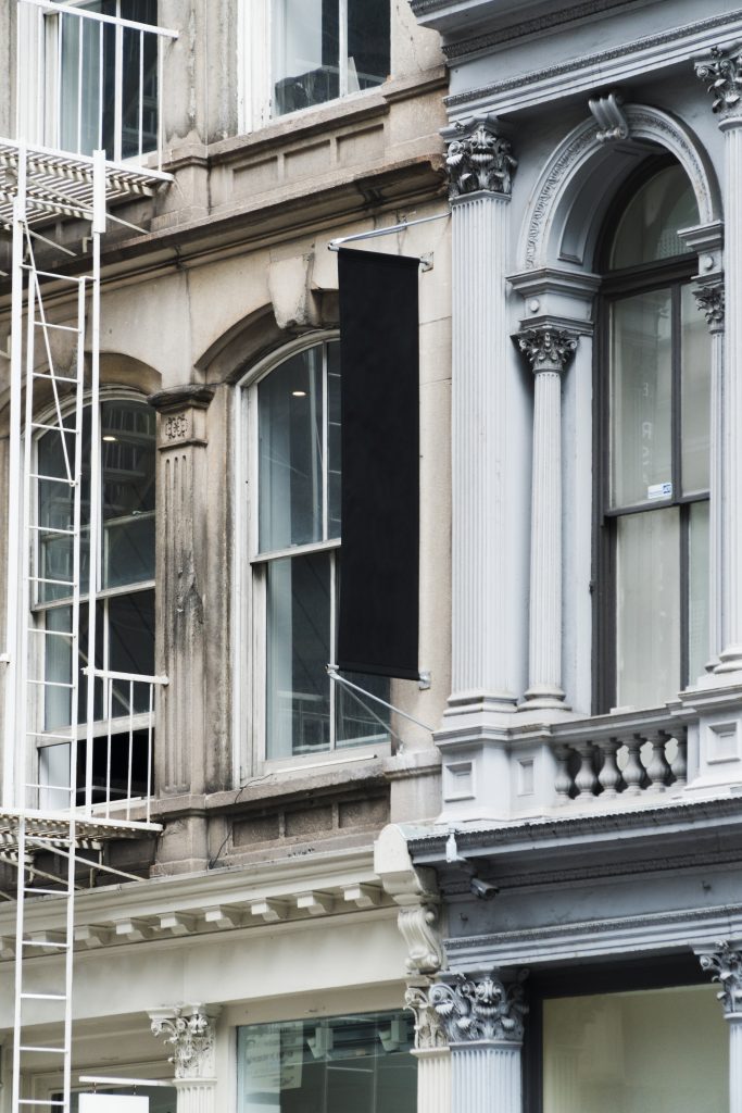 fachada en proceso de protección contra las altas temperaturas